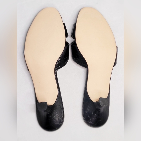 Daisy Fuentes Black Sandals with Peep-Toe Design and Crisscross Straps Used - Picture 9 of 9